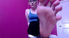 Hot blonde enjoys foot fetish sex