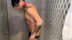 Solo latino muscle boy jerking big cock