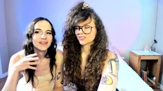 Amateur brunette lesbians on cam