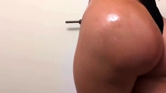 Close up ass creaming