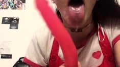 Amateur Webcam Teen Masturbates And Teases
