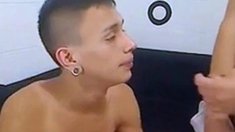 Chupando Y Tragando Semen De Un Gran Pene Latino
