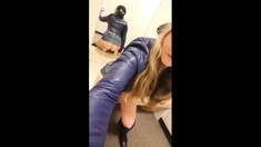 Junge Nutte Reitet Dildo In Der Umkleide Ab