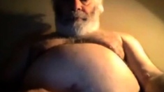 Hairy horny NY daddy bear jerks off on webcam